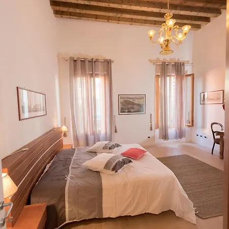 Maria 3536 Bed & Breakfast
